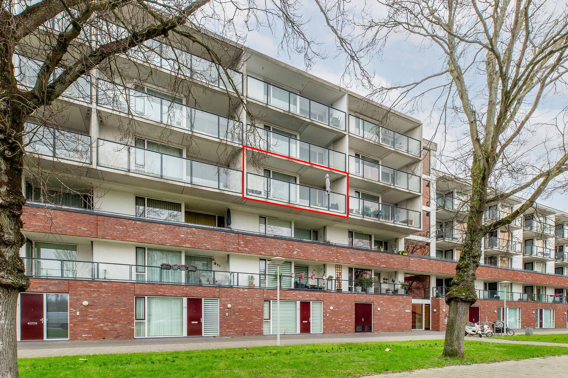 Dedemsvaartweg 548 'S-GRAVENHAGE