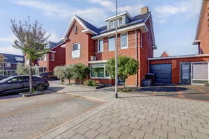 Van Huessenleede 8 BARENDRECHT Van Huessenleede 8 BARENDRECHT
